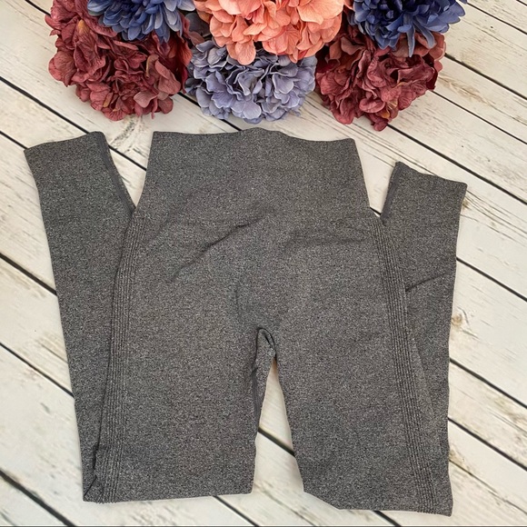 High Waist Seamless Gray Butt Lifting Yoga Pants - Picture 12 of 16